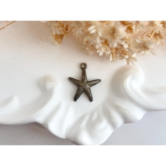 Silver Toned Starfish Shaped Textured Teeny Tiny Figural Vintage Pendant | Charm - Picture 2 of 7